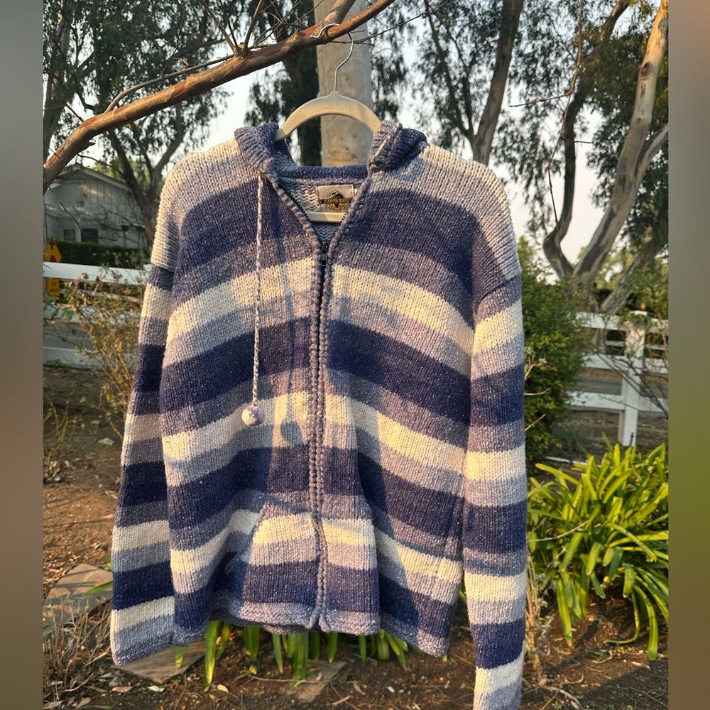 STRIPED SWEATER, Earth Ragz size XL. White and blue